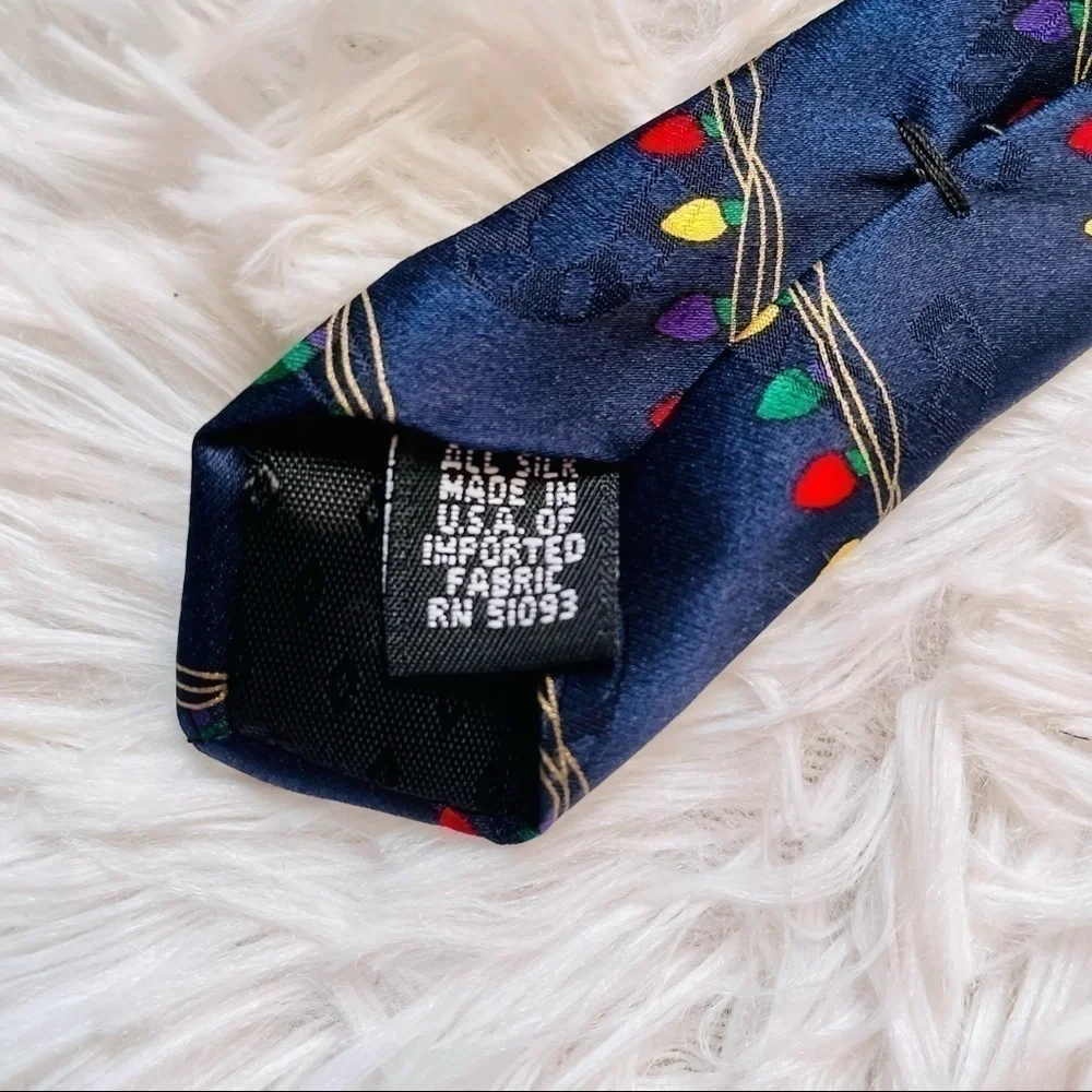 Hallmark Yule Tie Greetings Tie Silk Santa Reindeer Presents Rooftop Chimney